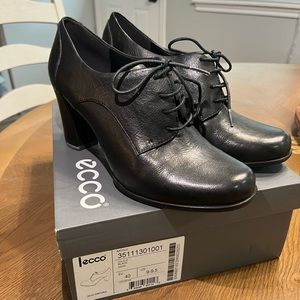 ECCO heeled boots- NEW